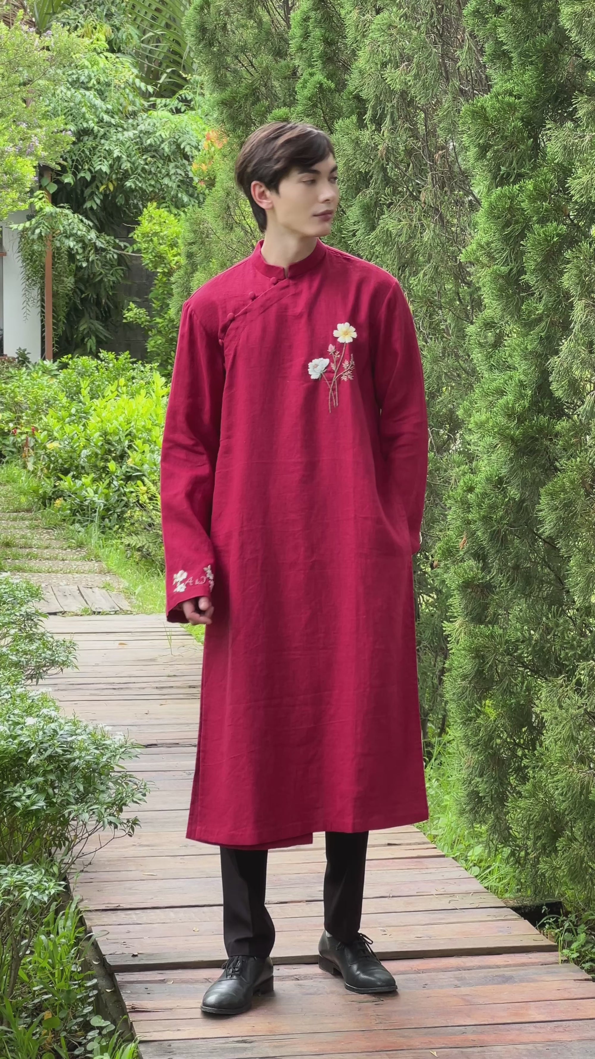 Vietnamese wedding ao dai for groom
