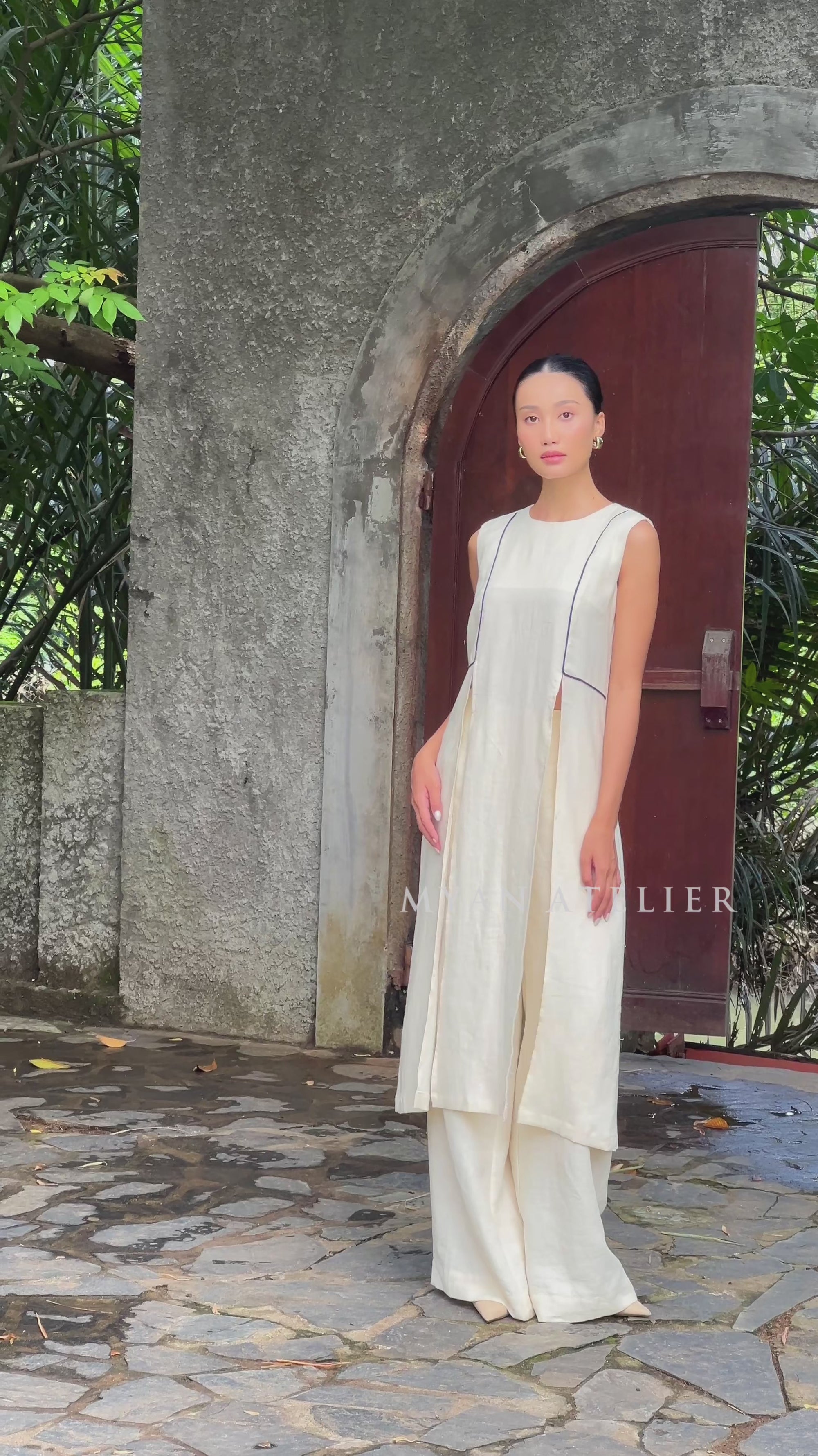 sleeveless formal linen ao dai