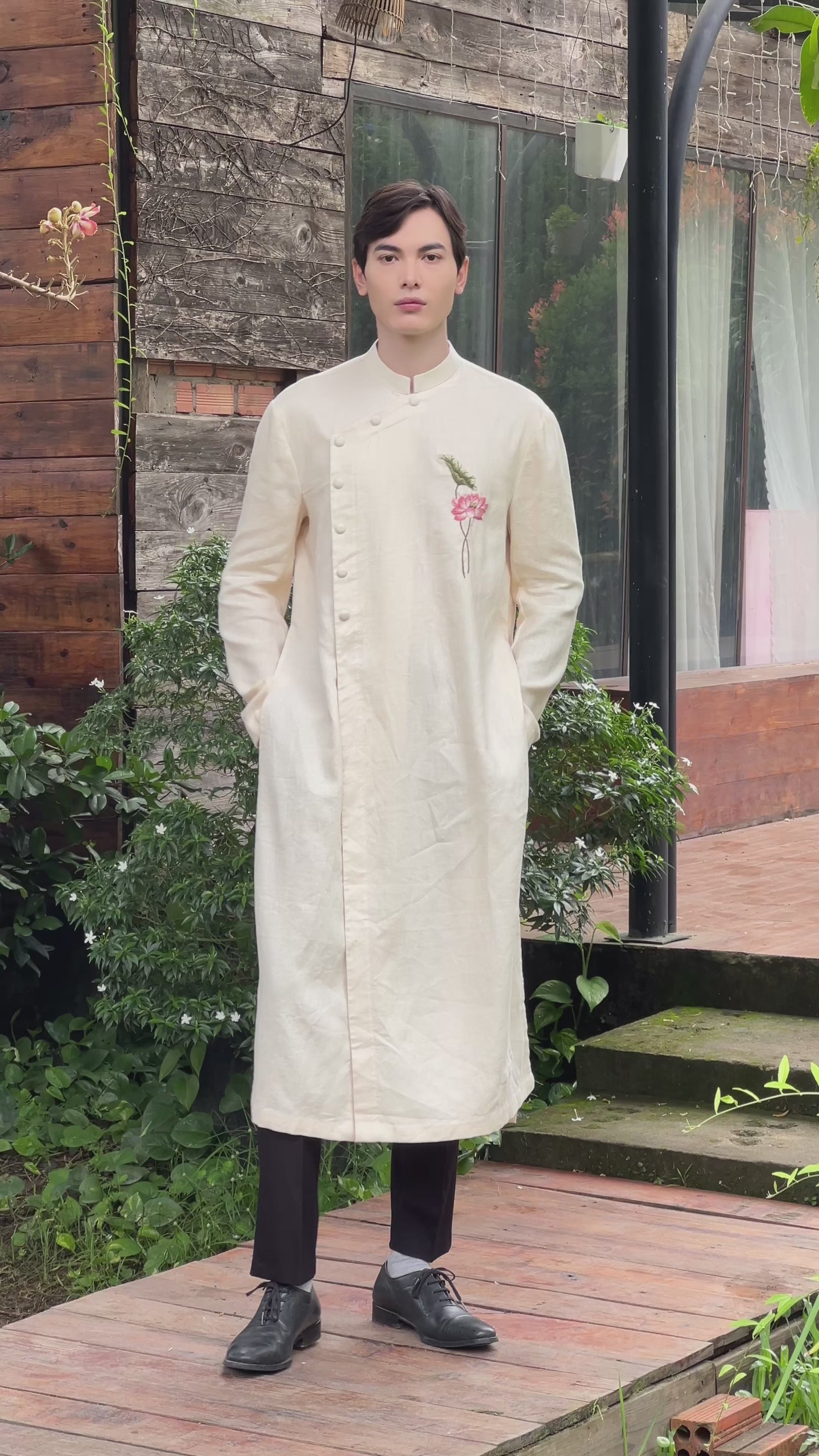 Men’s linen Vietnamese ao dai