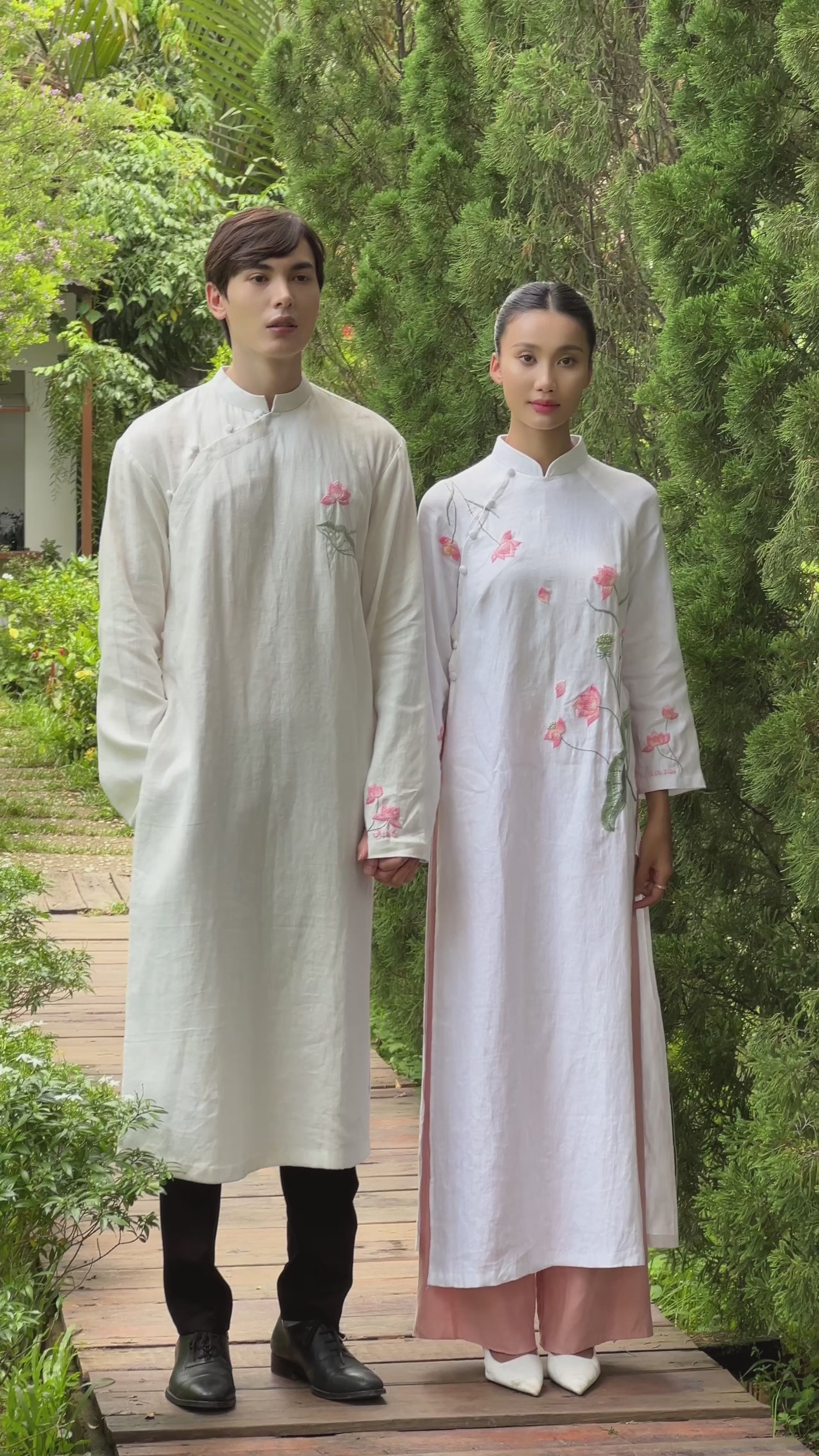Vietnamese couple wedding ao dai