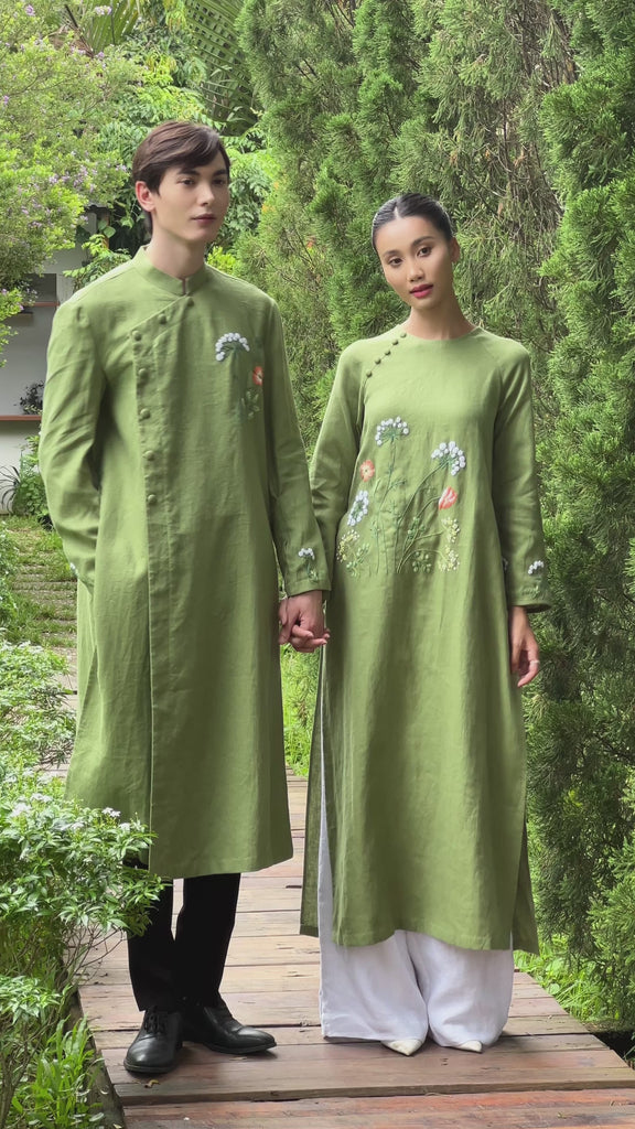Vietnamese couple ao dai 