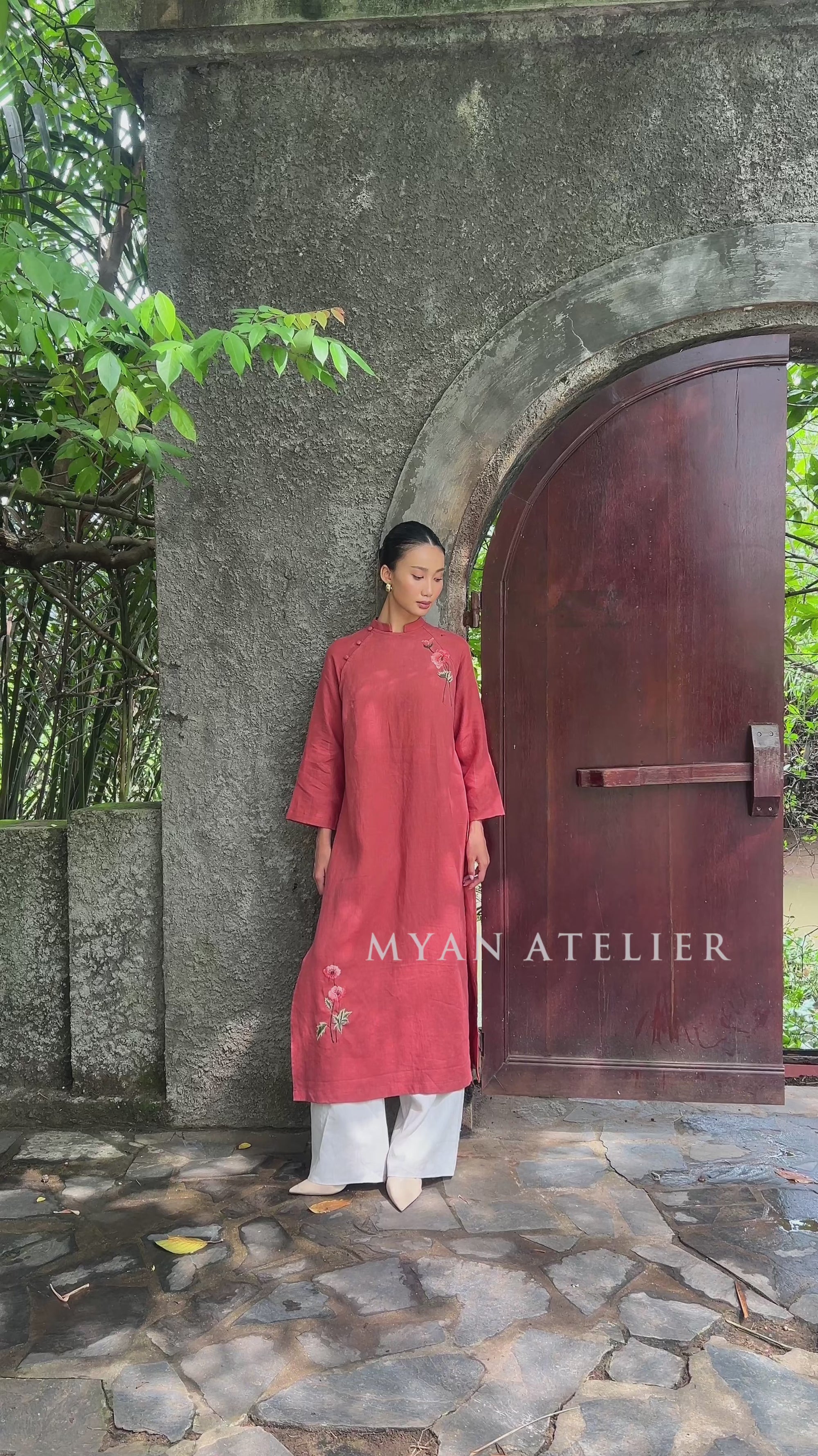 embroidered modern Vietnamese wedding dress