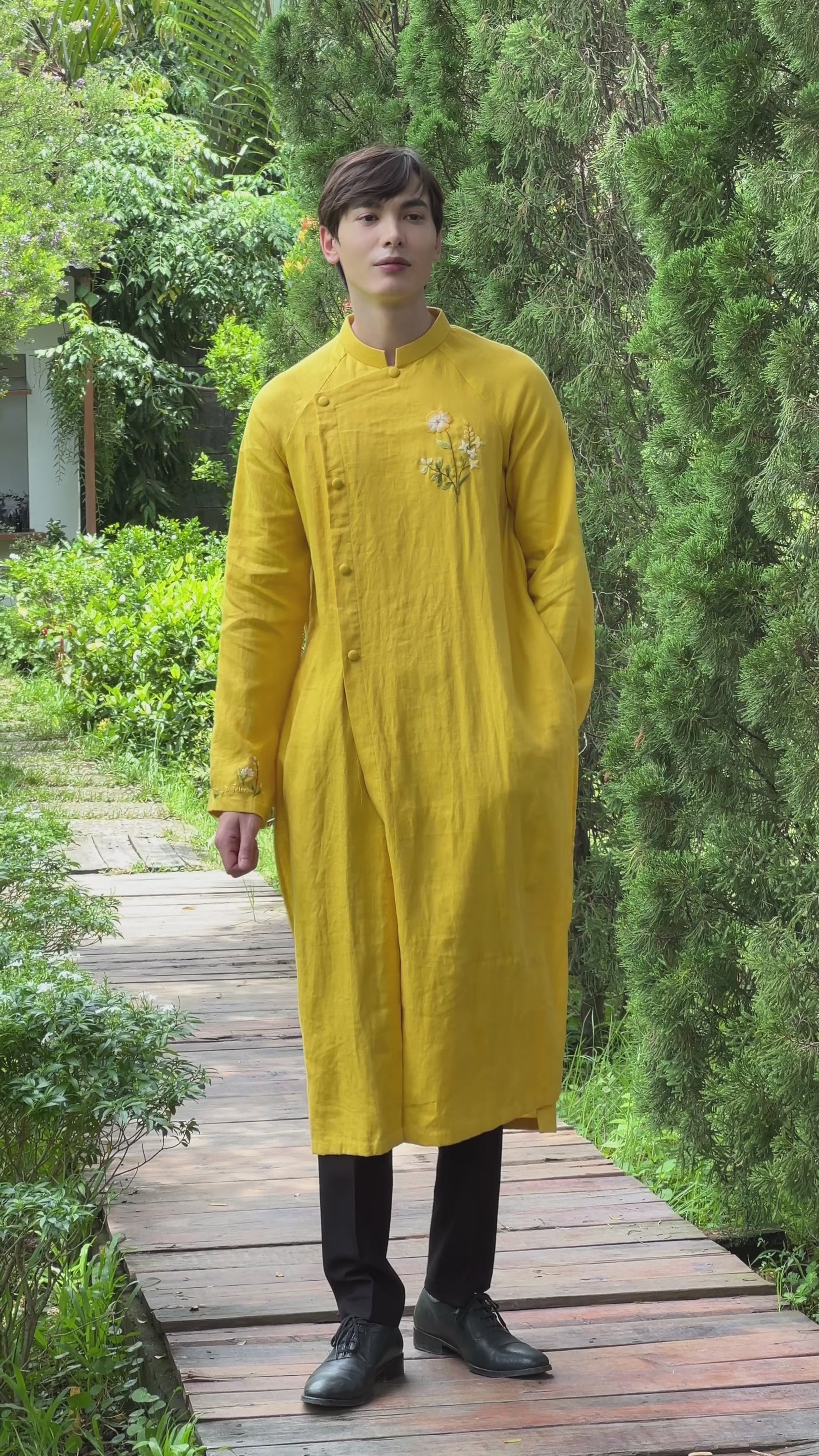 Men’s Vietnamese linen dress