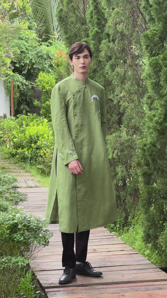 Men’s traditional Vietnamese attire