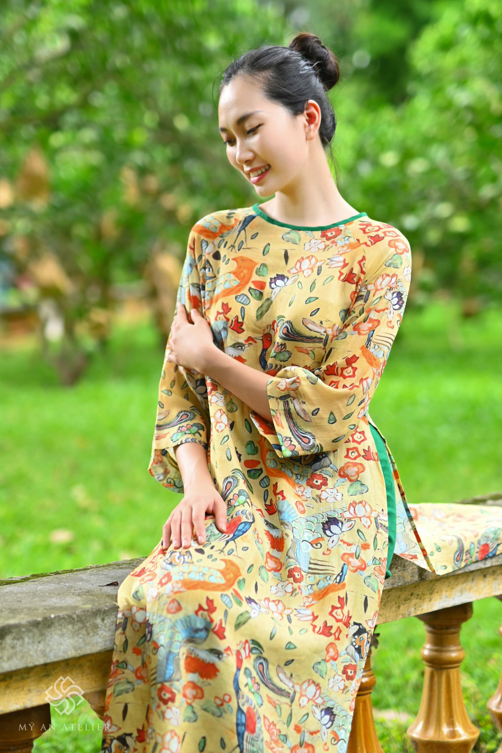 Ramie modern Vietnamese ao dai