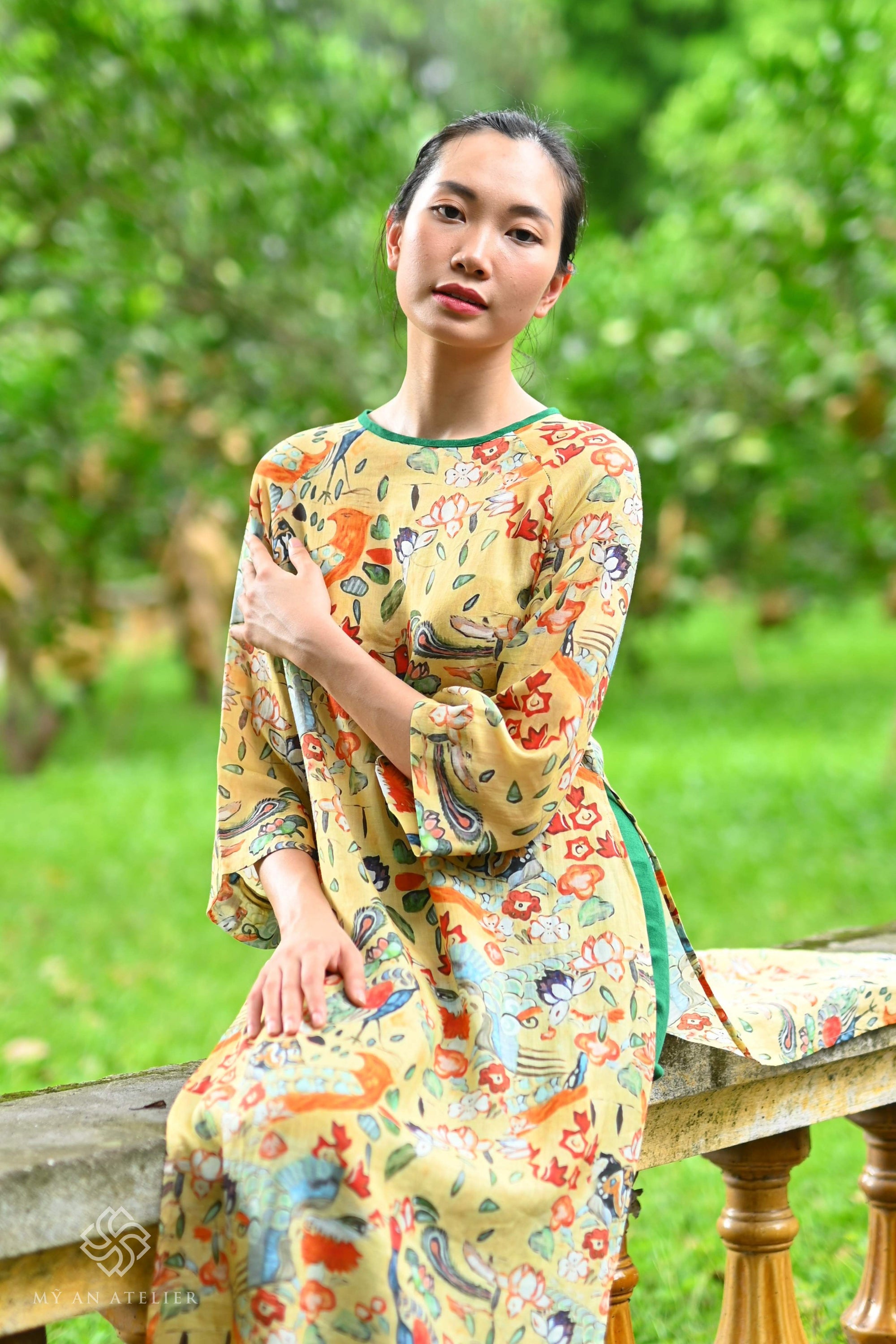 Ramie modern Vietnamese ao dai