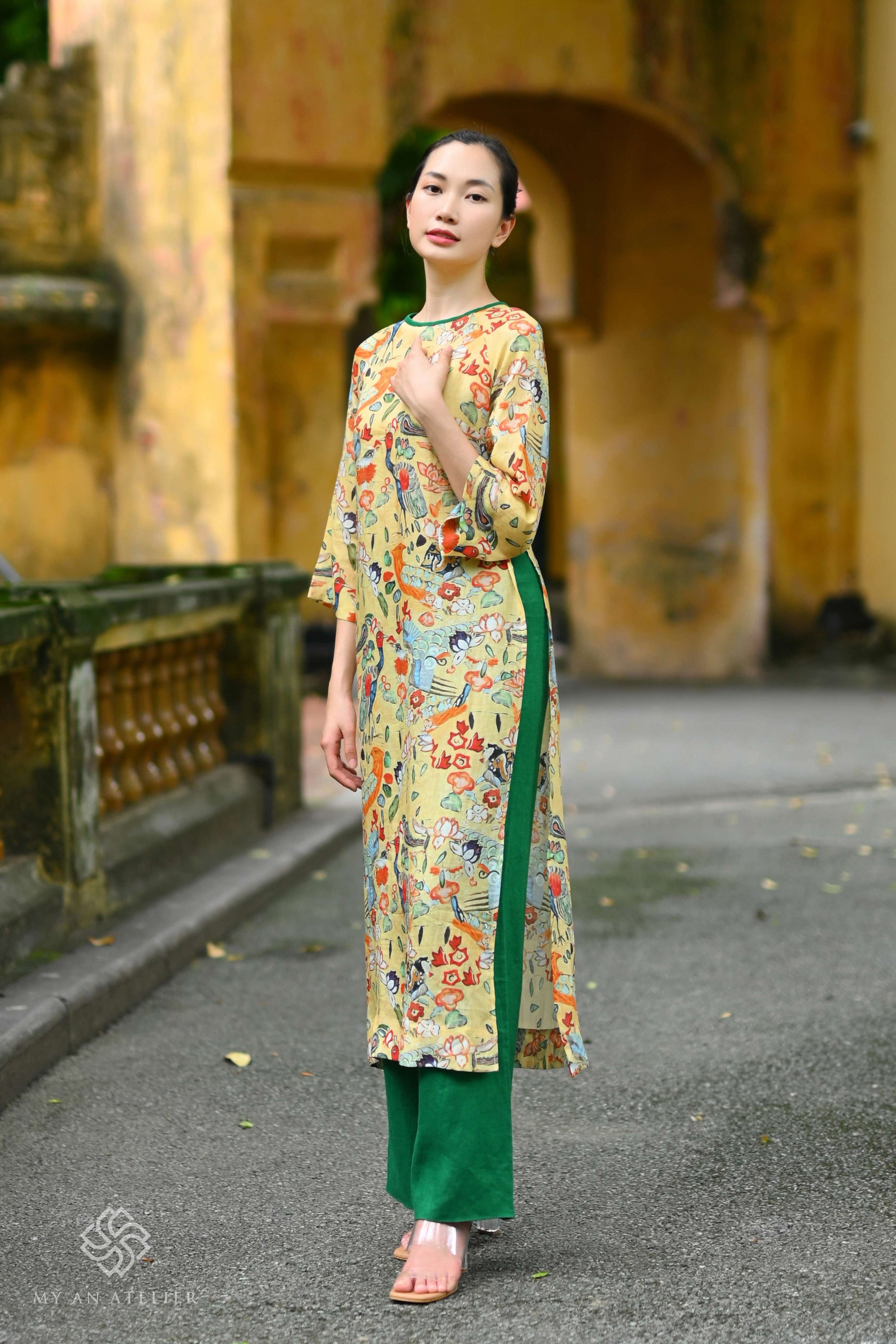 Ramie modern Vietnamese ao dai