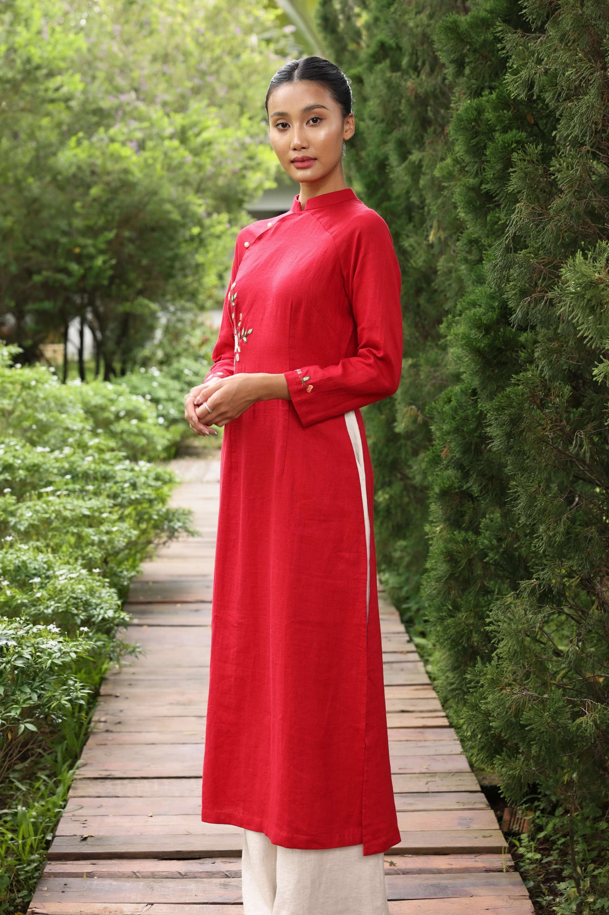 Red bridal Vietnamese linen ao dai