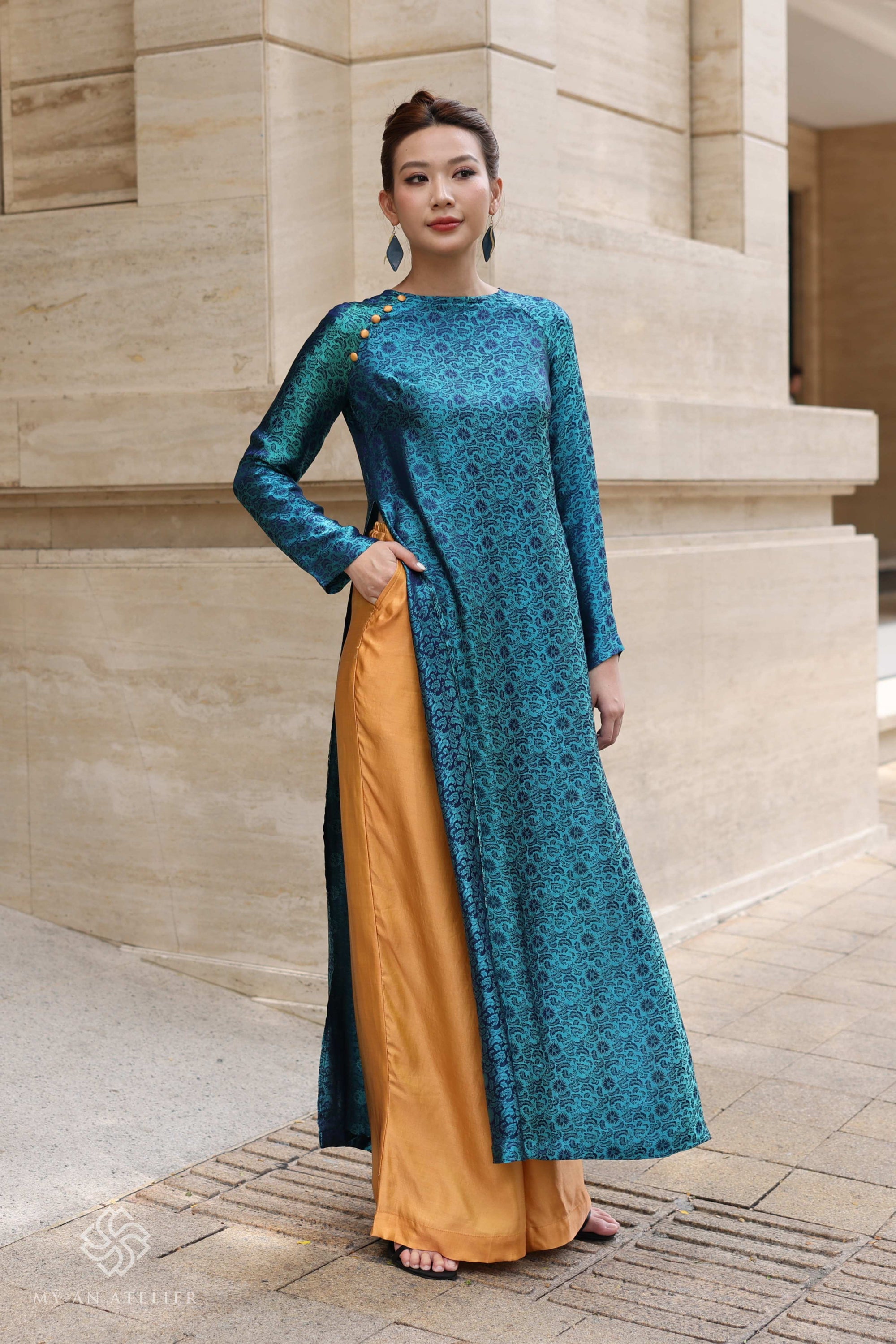 Mulberry silk Vietnamese traditional dress