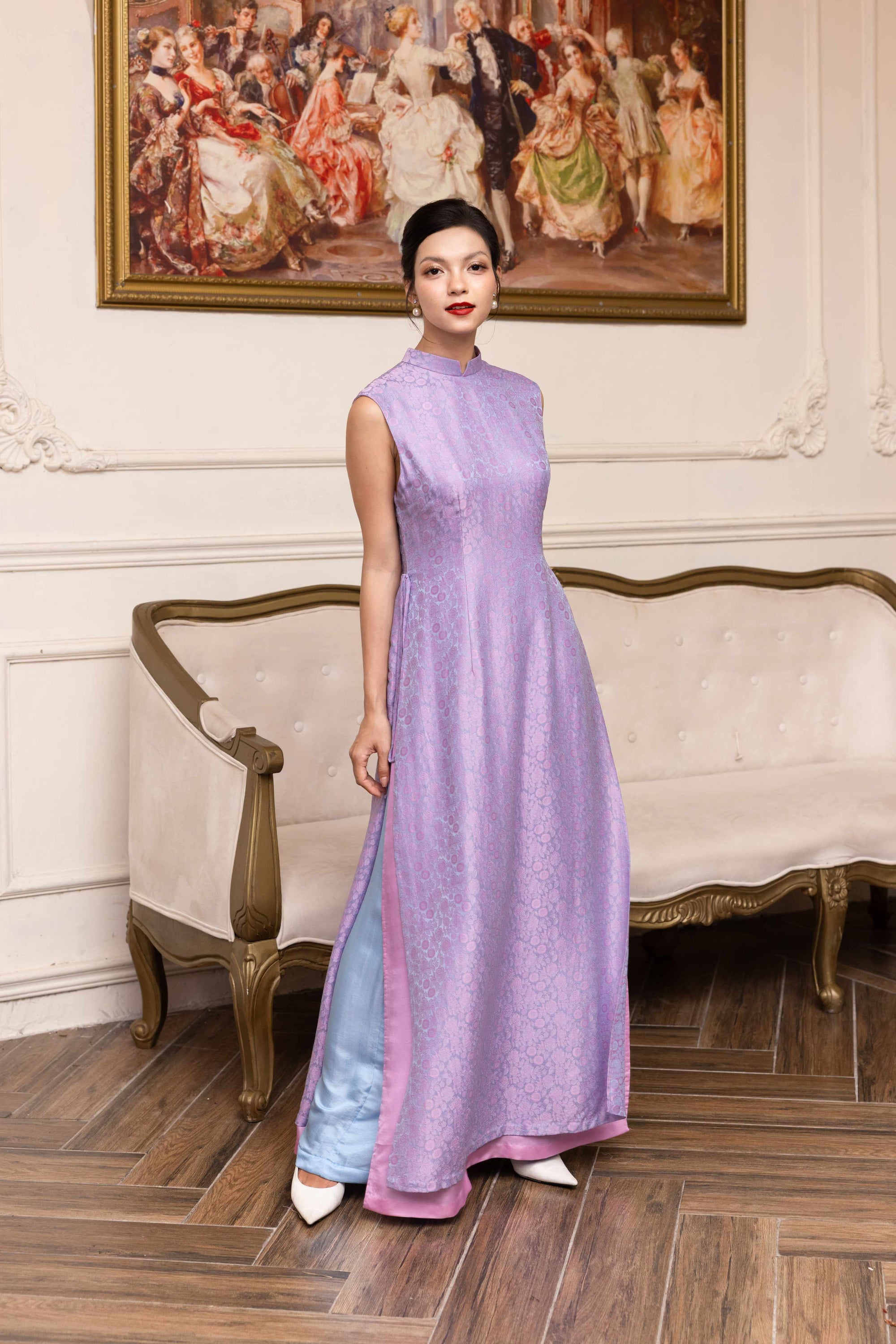 Sleeveless layered silk ao dai