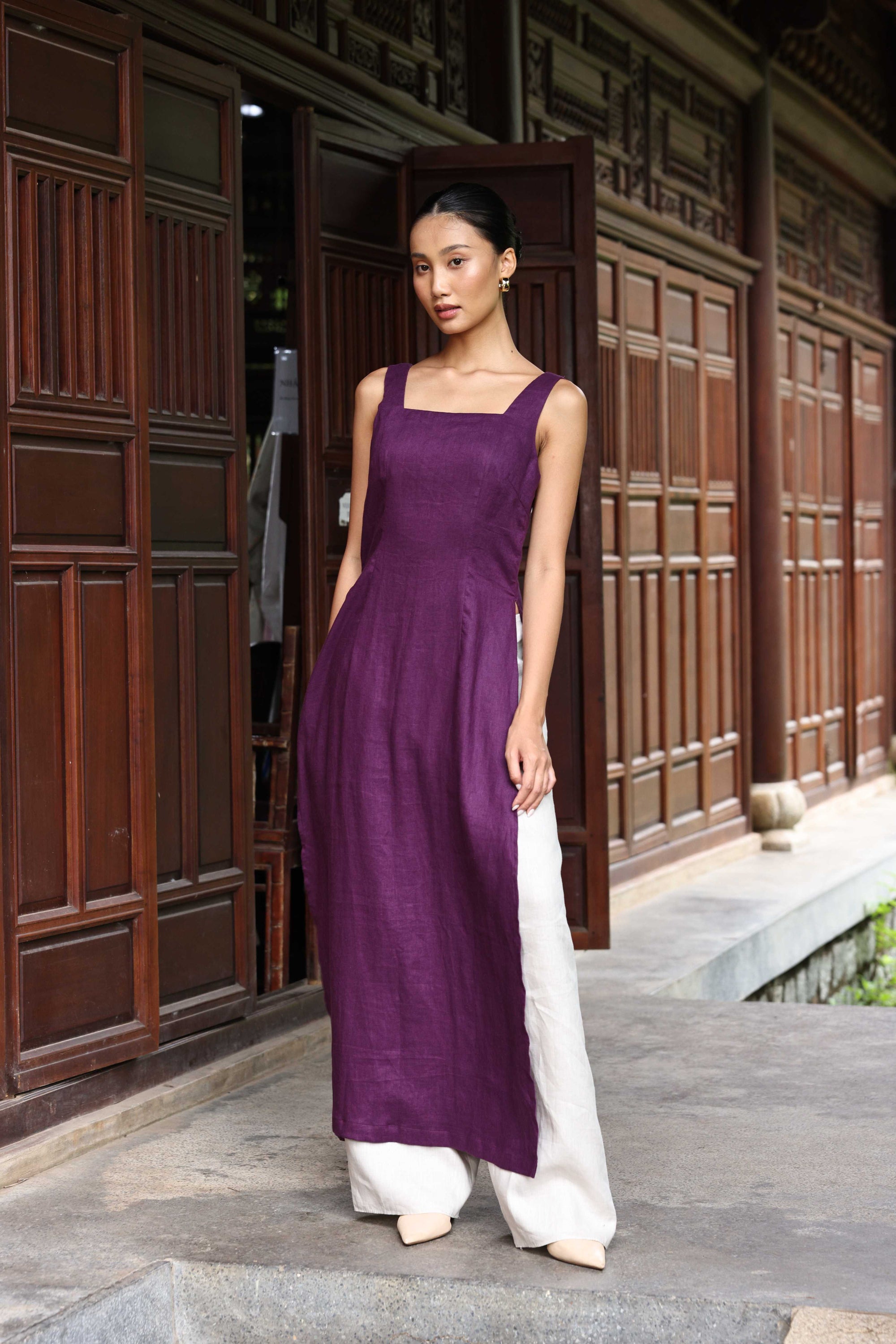 sleeveless traditional vietnamese tunic