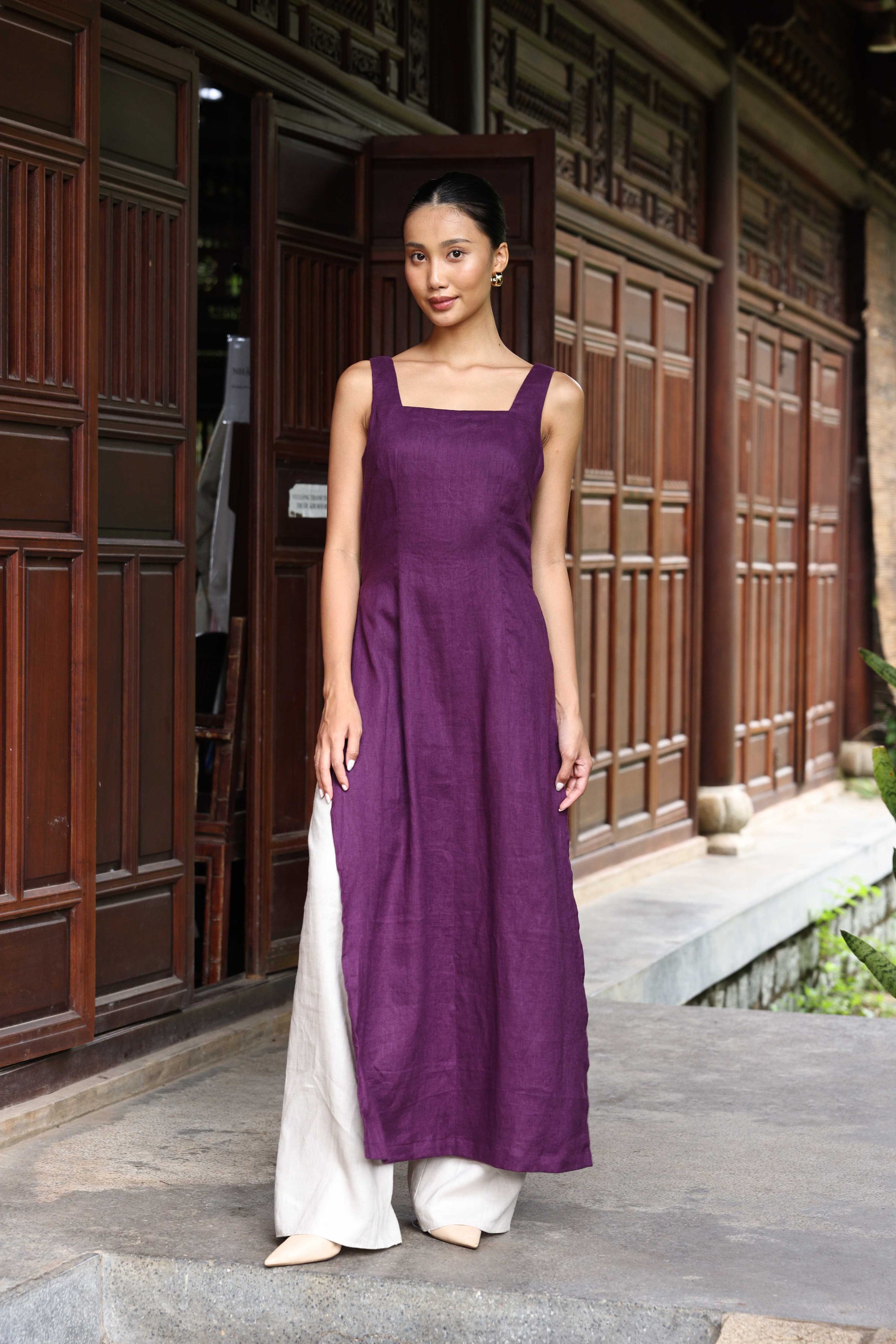 sleeveless traditional vietnamese tunic
