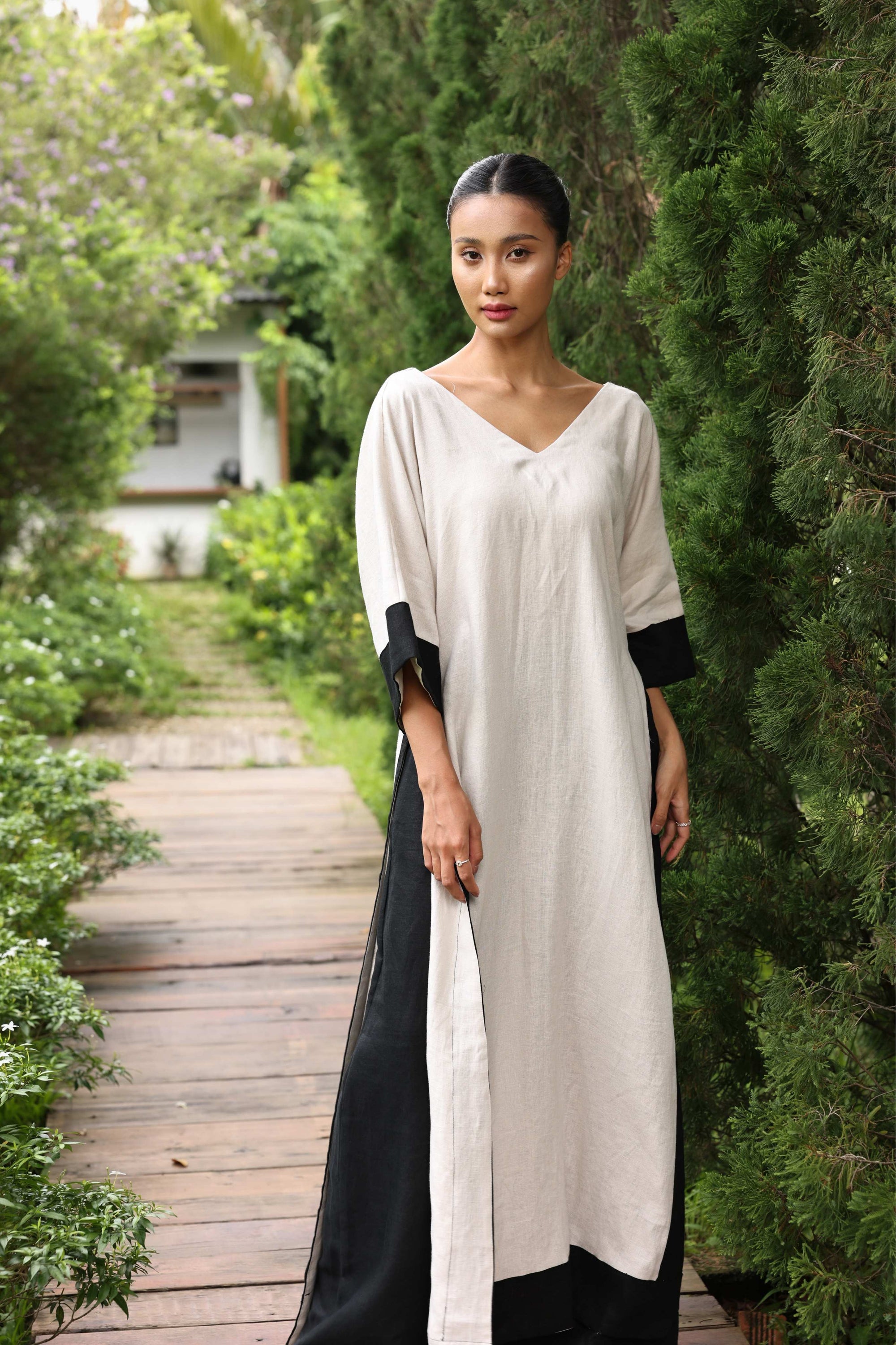 V-neck linen ao dai Vietnam
