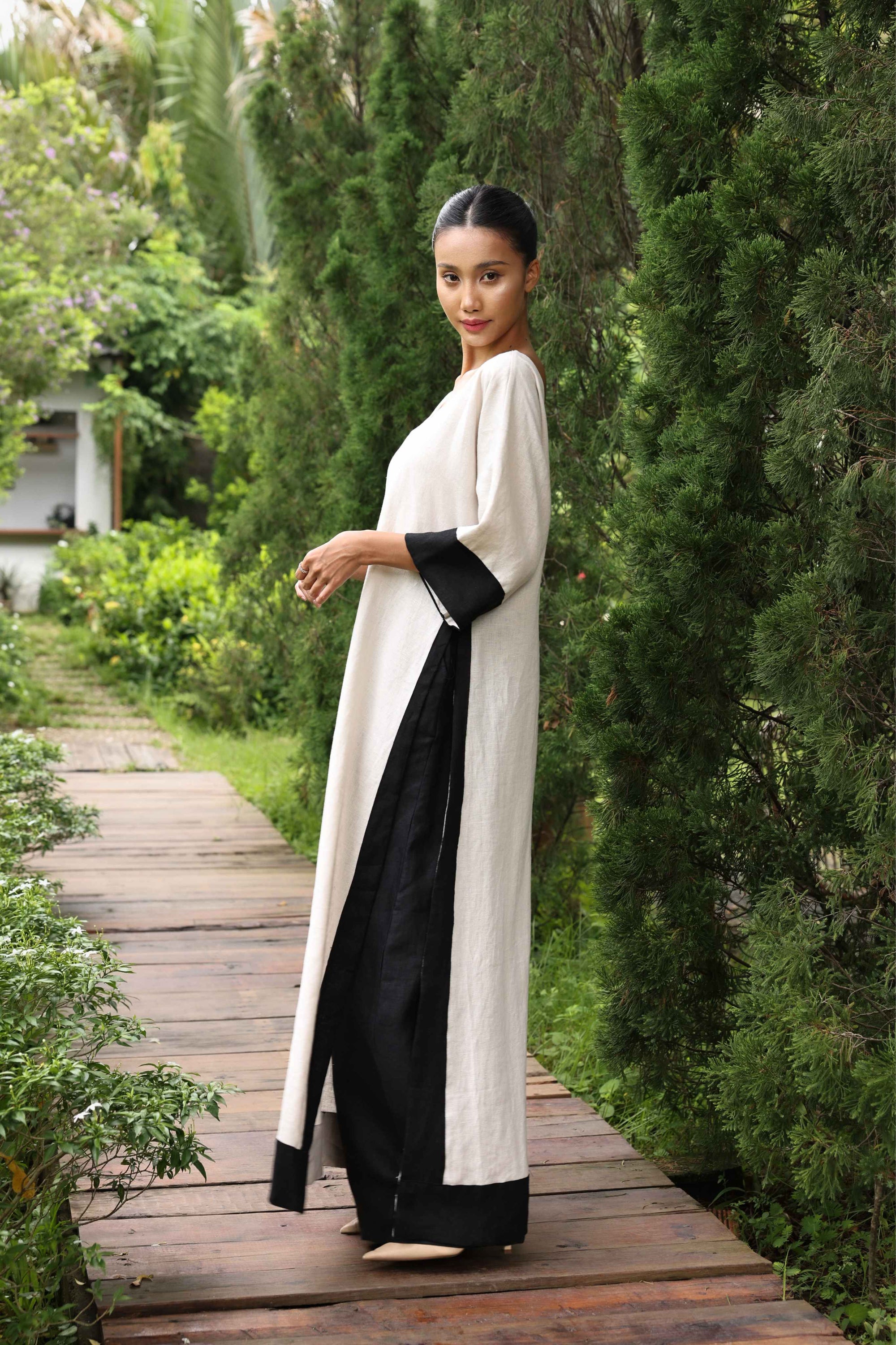 V-neck linen ao dai Vietnam