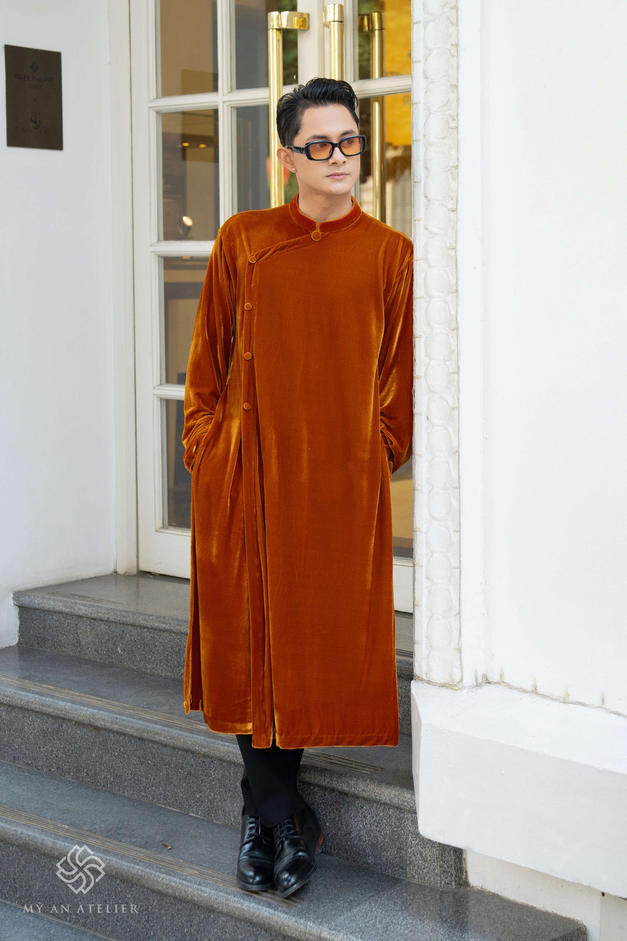 Velvet modern men ao dai