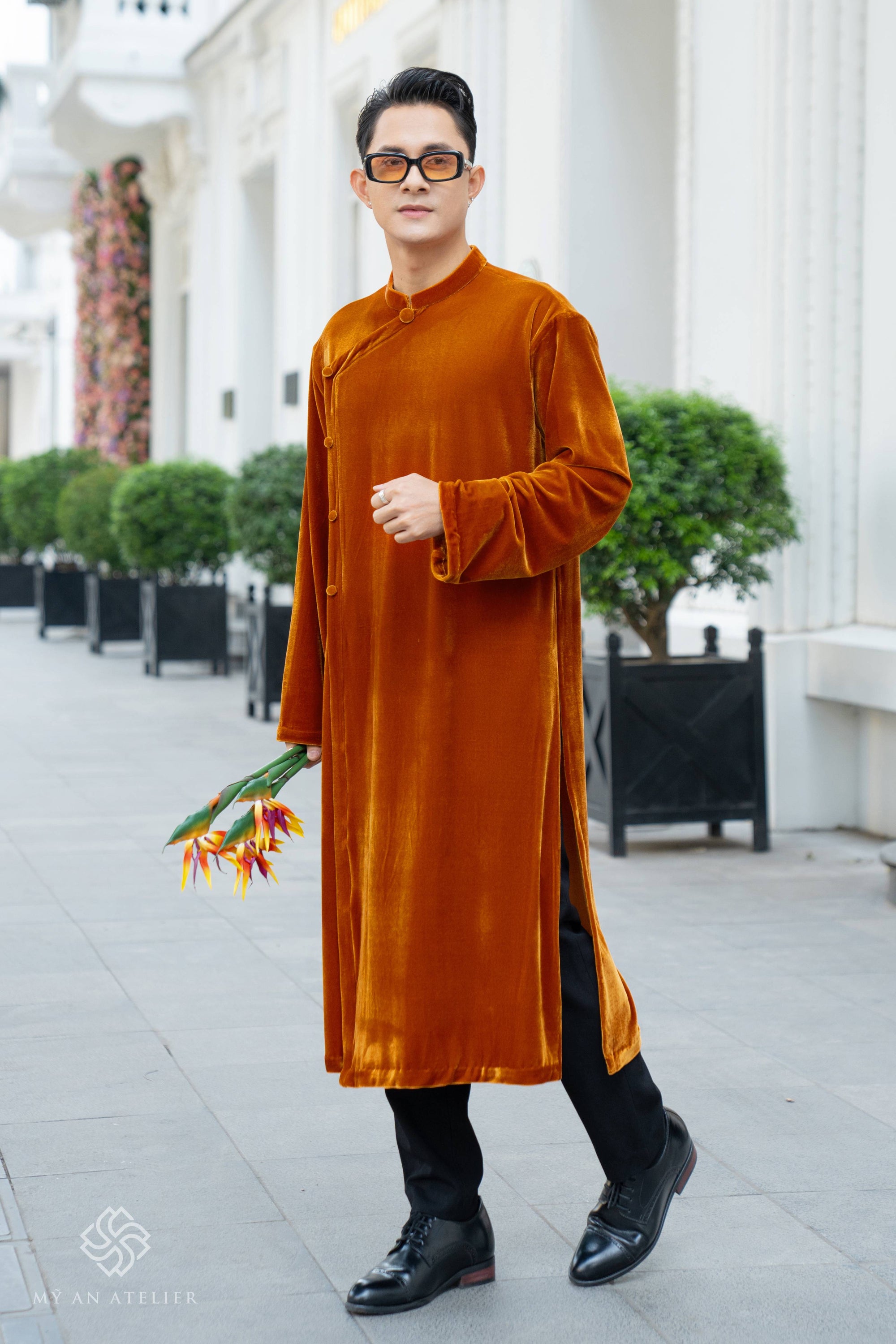 Velvet modern men ao dai