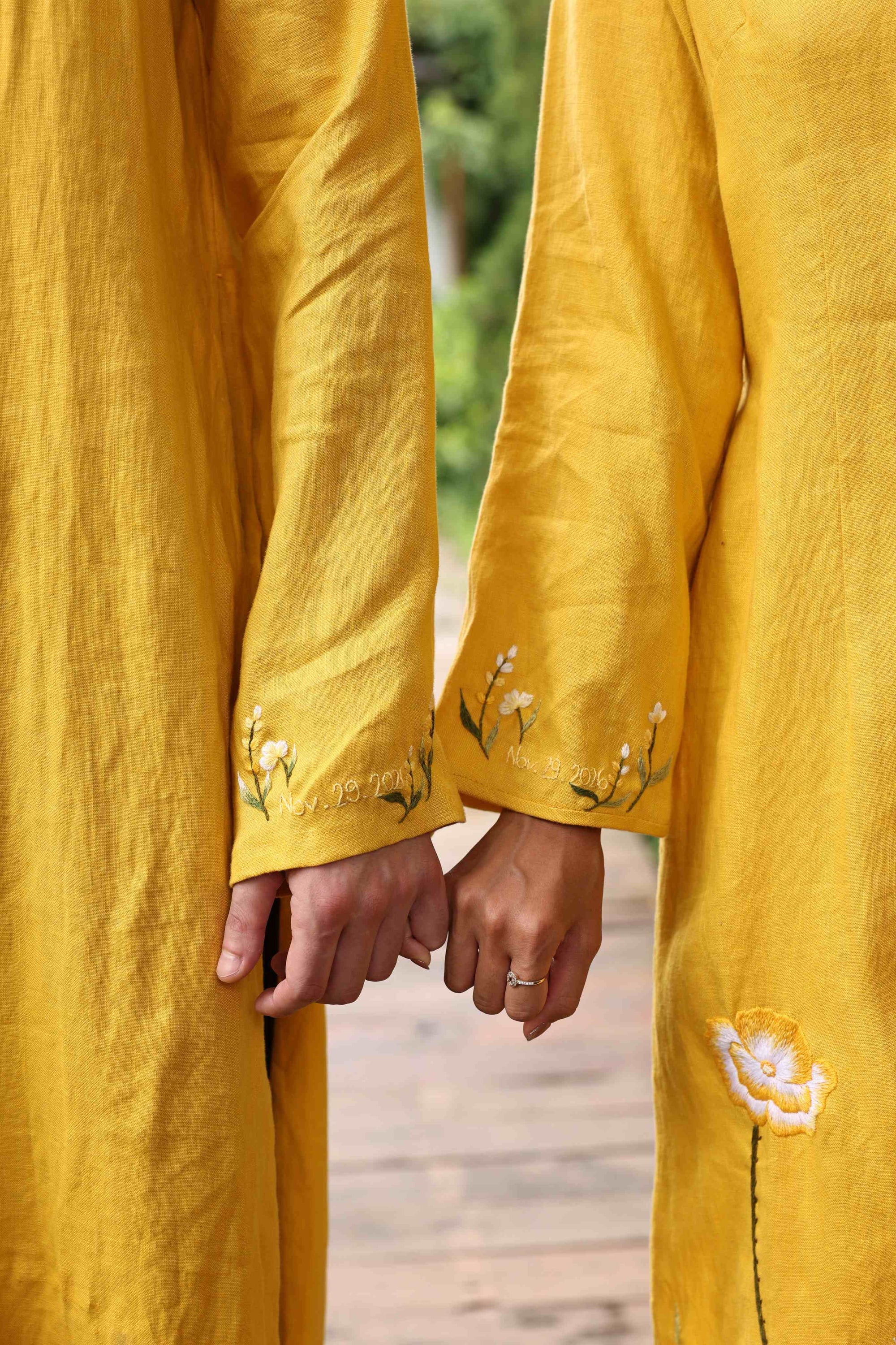 Vietnamese linen ao dai for couple