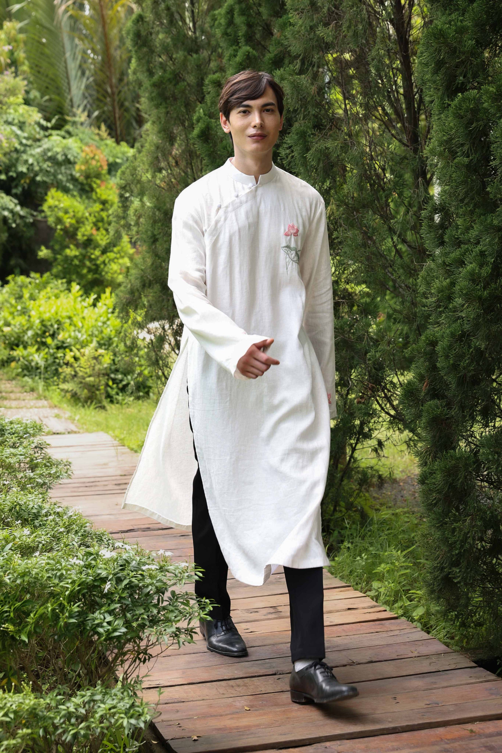Vietnamese linen groom tunic